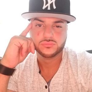 Meet your Posher, Carlos